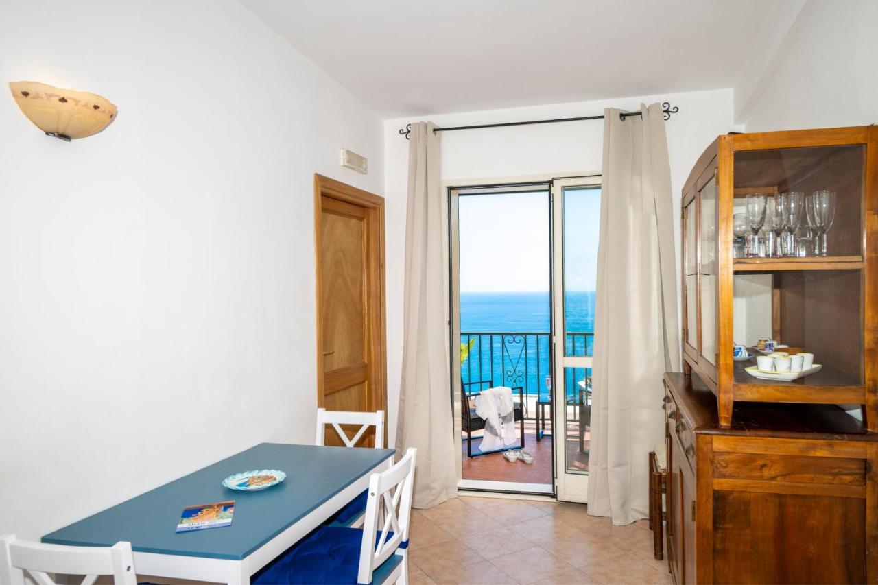 Casa Betty Appartement Positano Buitenkant foto