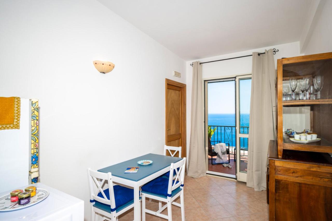 Casa Betty Appartement Positano Buitenkant foto
